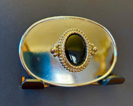 Simple black jade inlayed in plain silver belt buckle