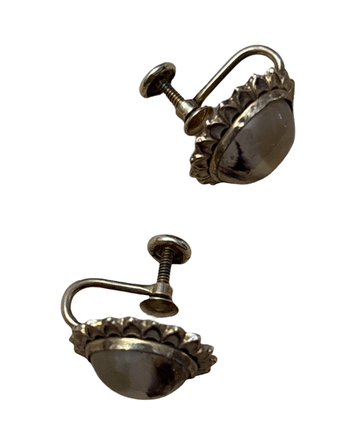 Clip-on Wyoming Agate earrings set in gold starburst design